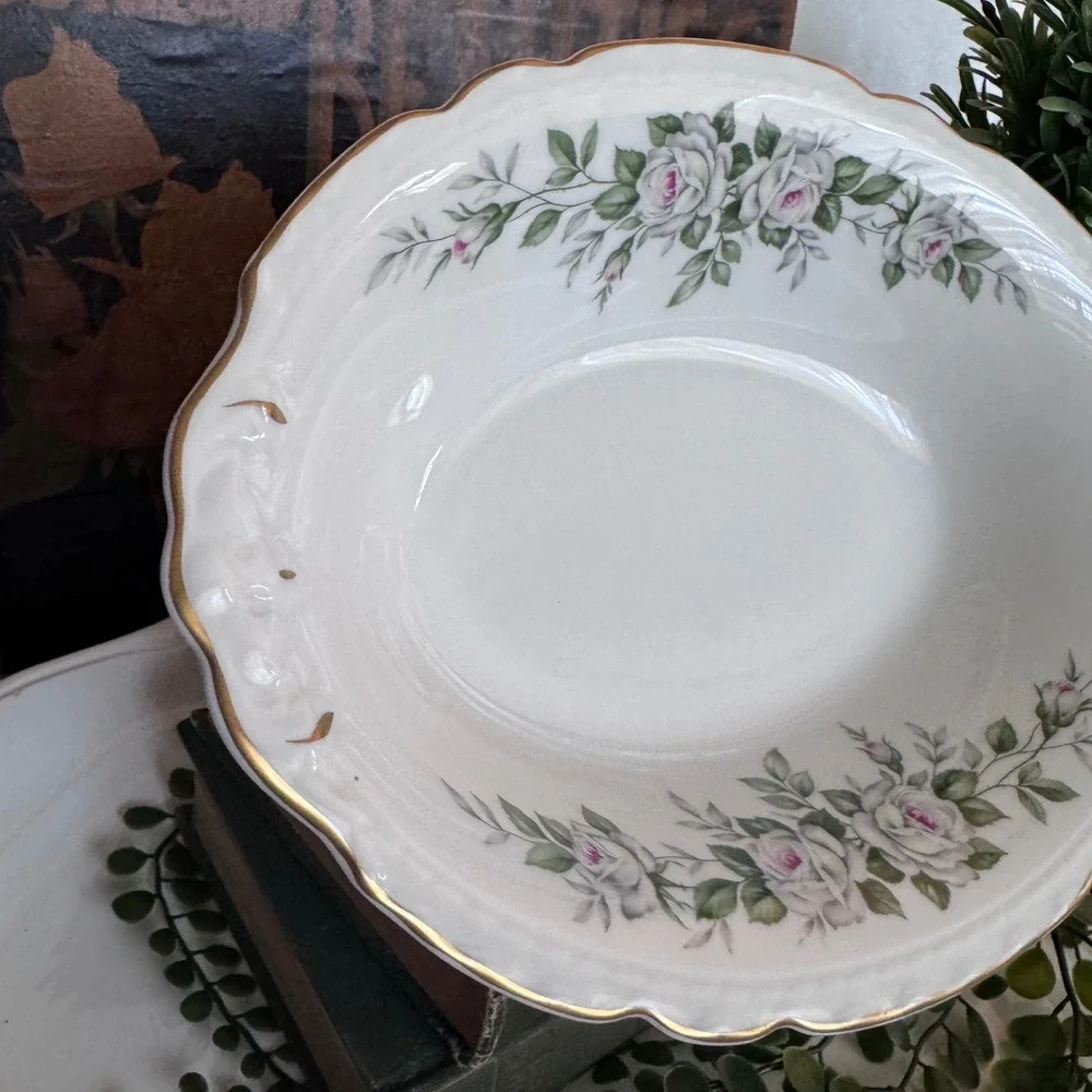 Prestige Fine China Mount Vernon Oval Vegetable Bowl White Rose Gold Trim 10